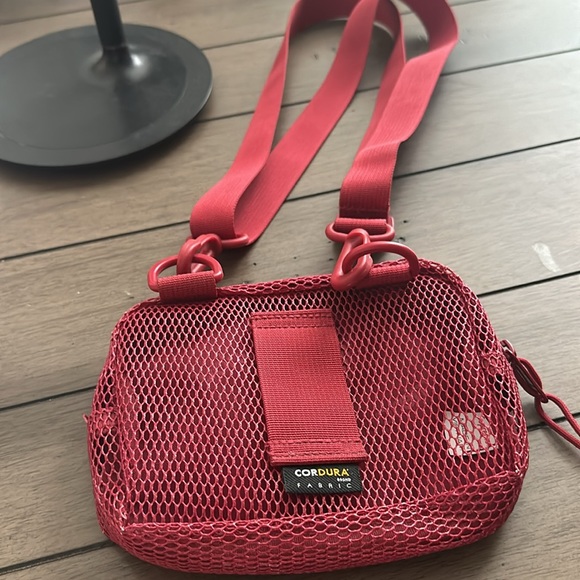 Supreme Small Shoulder Bag - Picture 3 of 8